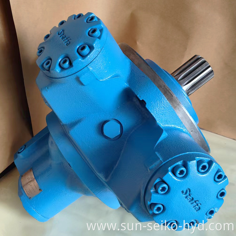 Hydraulic motor with slow speed and large torque